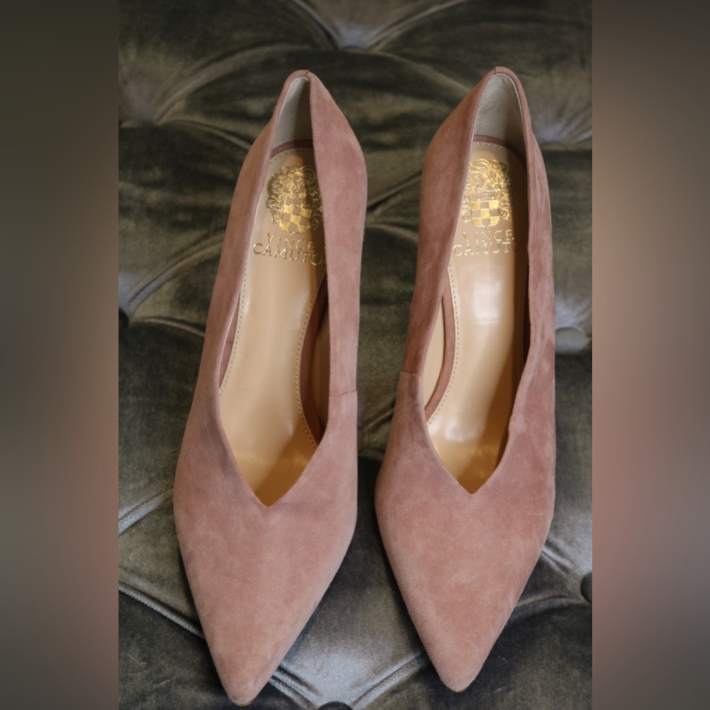 Vince Camuto 3.5 inch heel Size 8.5 Pink Suede from Nordstroms. Like New